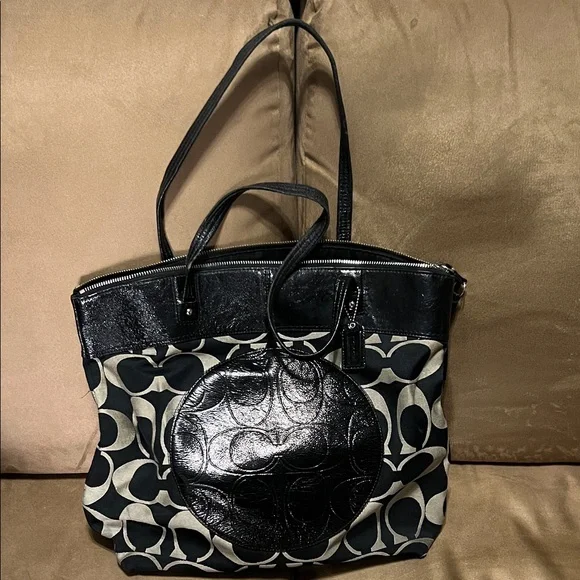 Coach Black and Cream Signature Tote - Picture 1 of 6